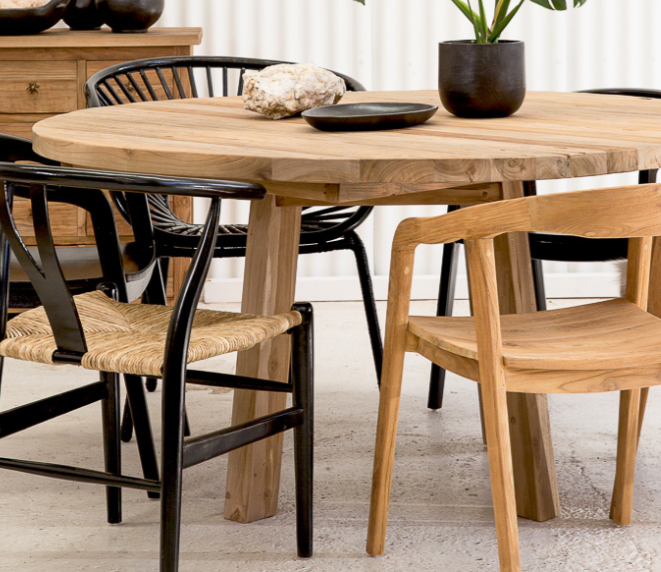 ROUND TEAK TABLE