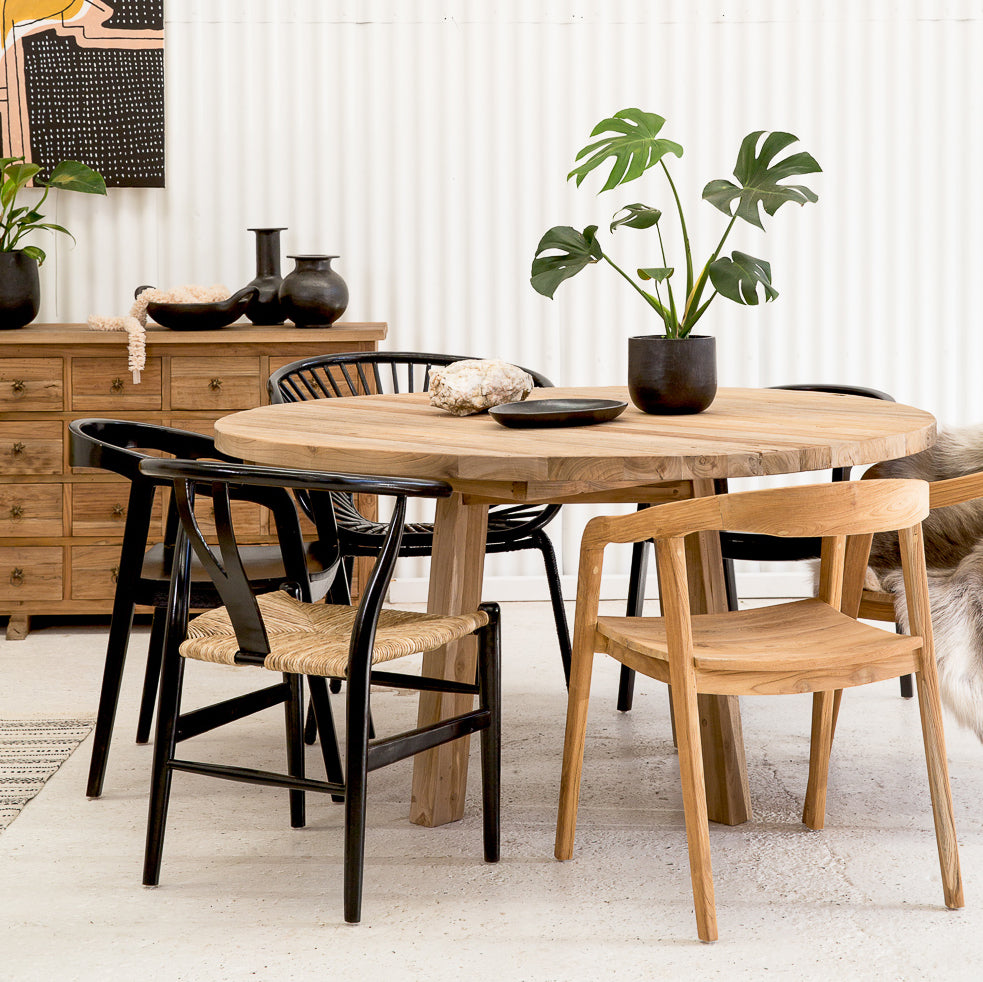 ROUND TEAK TABLE