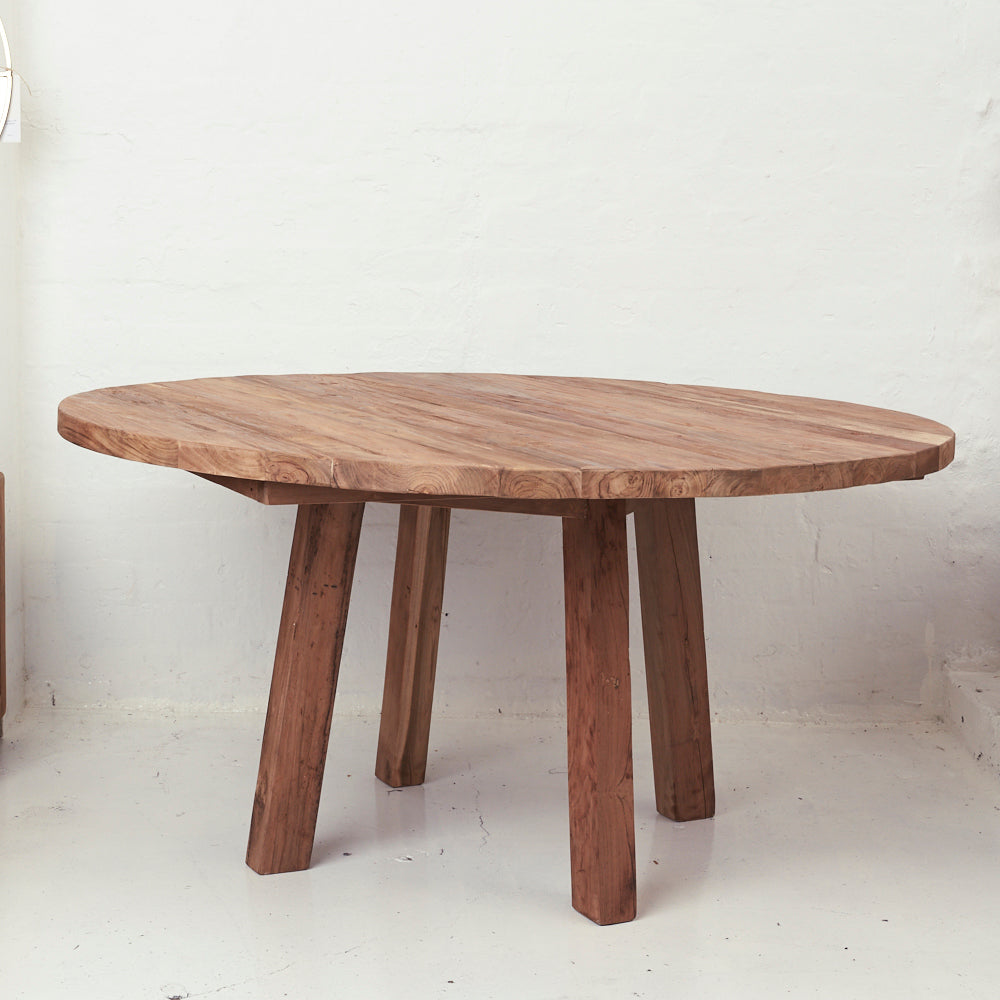 ROUND TEAK TABLE