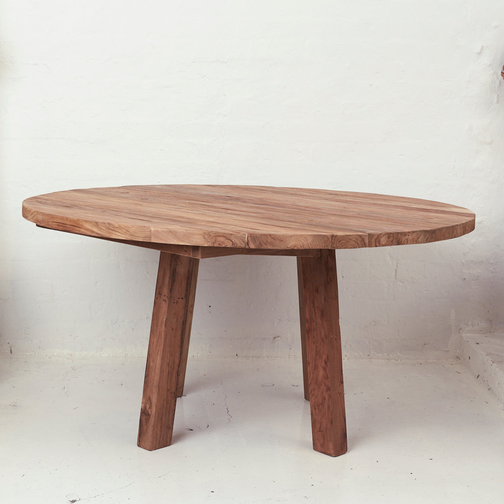 ROUND TEAK TABLE