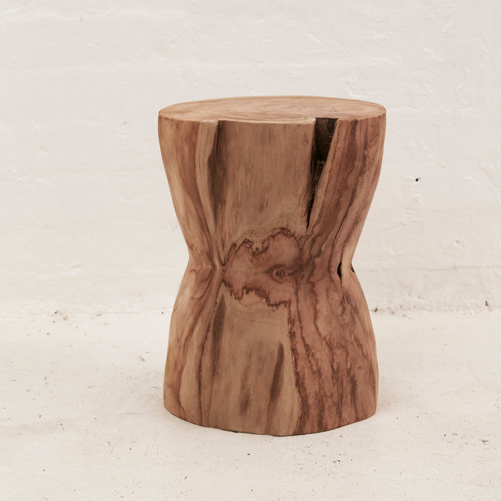 HOURGLASS TREE STUMP STOOL