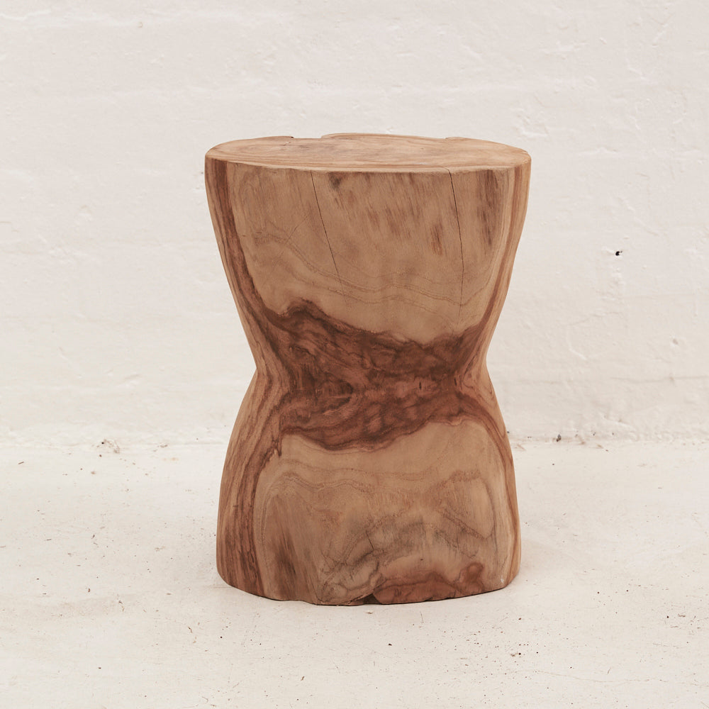 HOURGLASS TREE STUMP STOOL